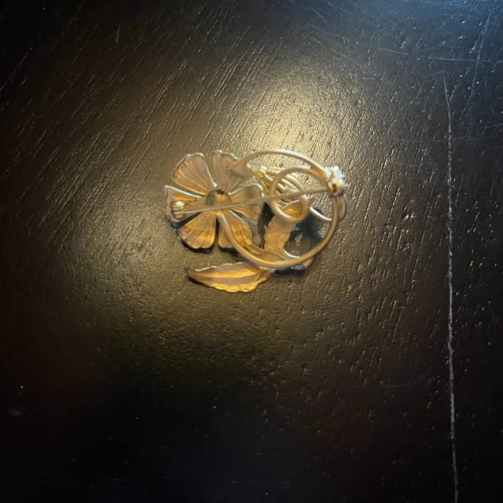 Vintage Matte Gold Tone Floral Brooch with Faux Pearl Accents